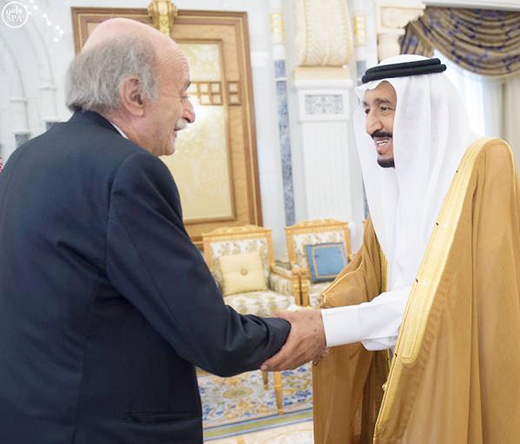 u0627u0644u0645u0644u0643 u0633u0644u0645u0627u0646 u0644u062fu0649 u0627u0633u062au0642u0628u0627u0644u0647 u062cu0646u0628u0644u0627u0637