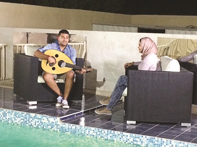 علي عبدالله يقدم عدداً من أغانيه