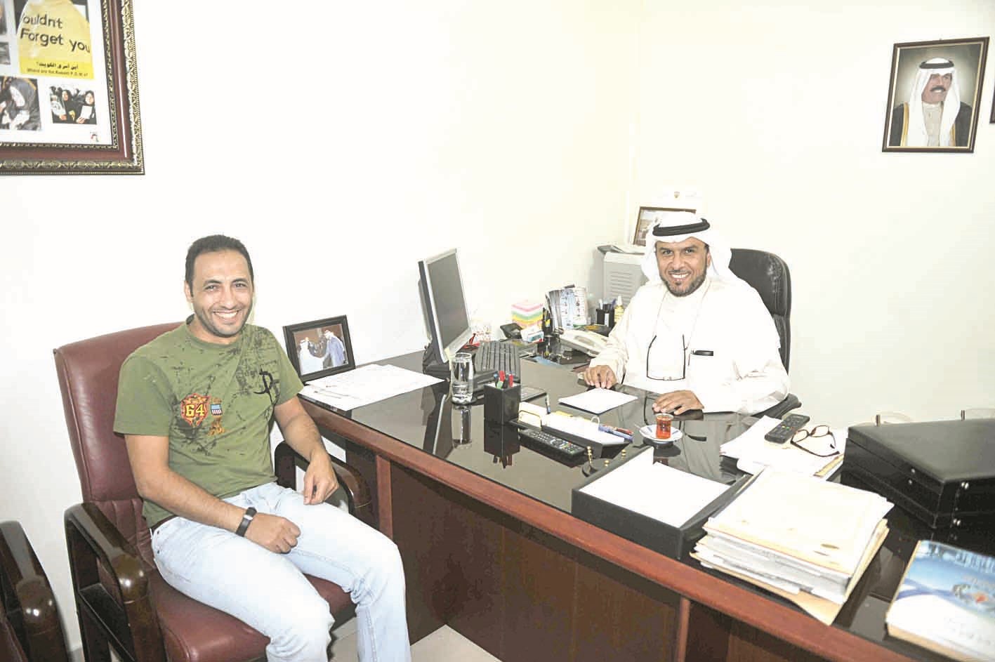 العنزي متحدثاً للزميل أحمد زكريا