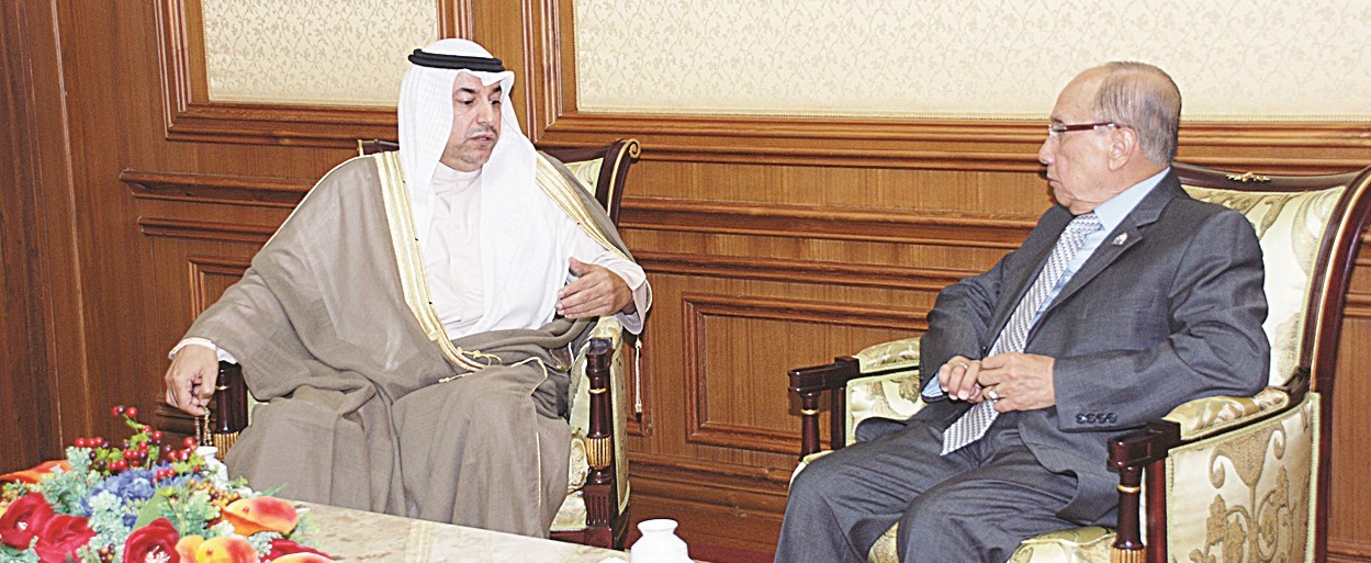 u0627u0644u0638u0641u064au0631u064a u0645u0639 u0631u0626u064au0633 u0645u062cu0644u0633 u0634u0648u0631u0649 u0628u0631u0648u0646u0627u064a