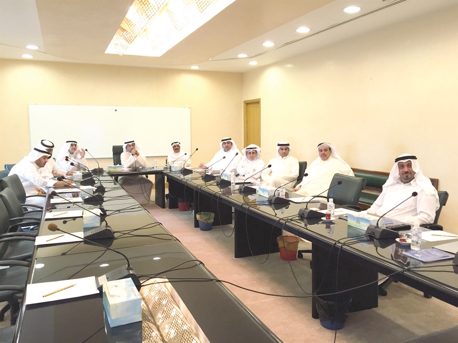 أعضاء المجلس البلدي يتابعون الشرح