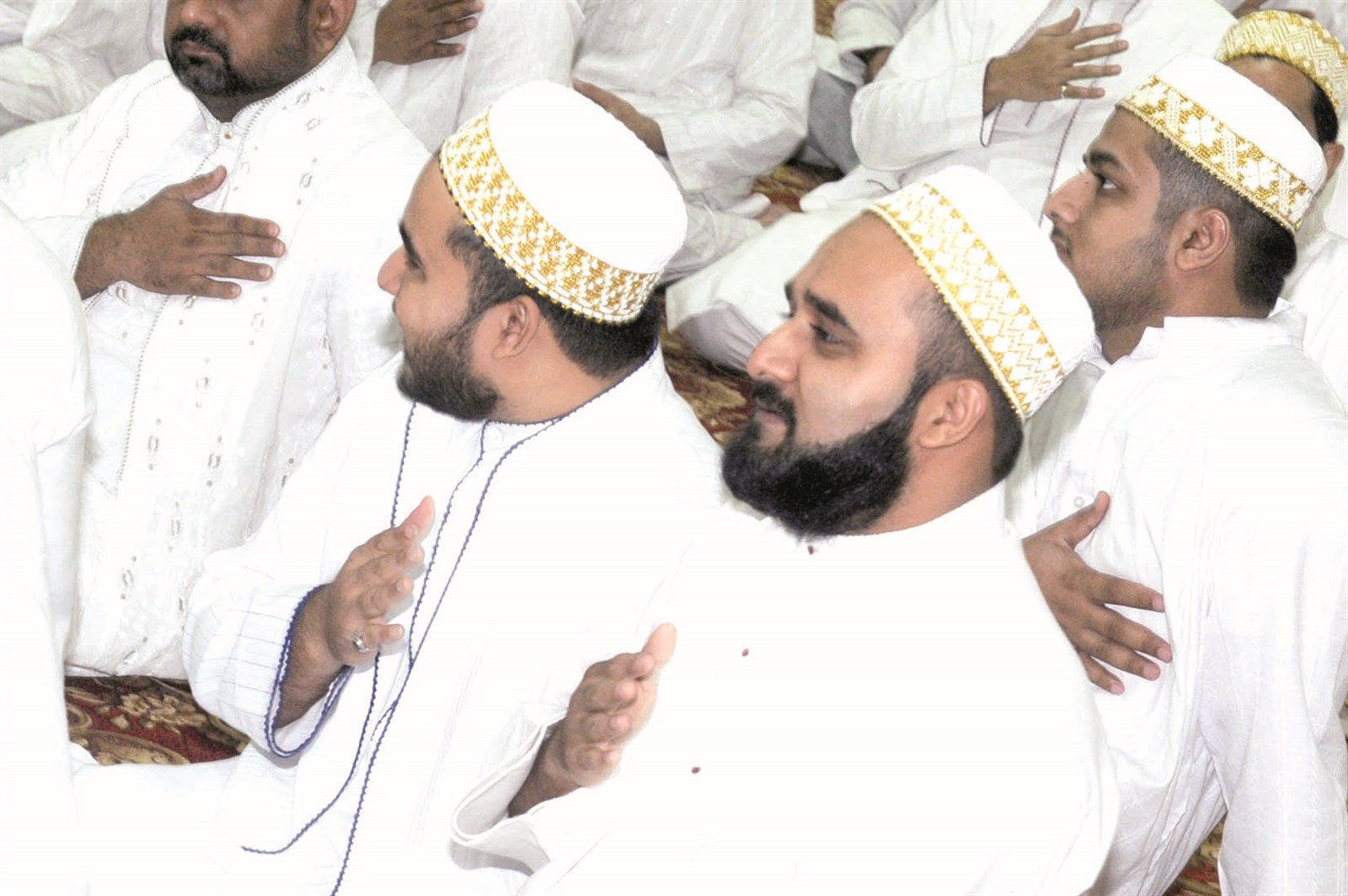 حشود من ابناء جالية البهرة في مجلس العزاء