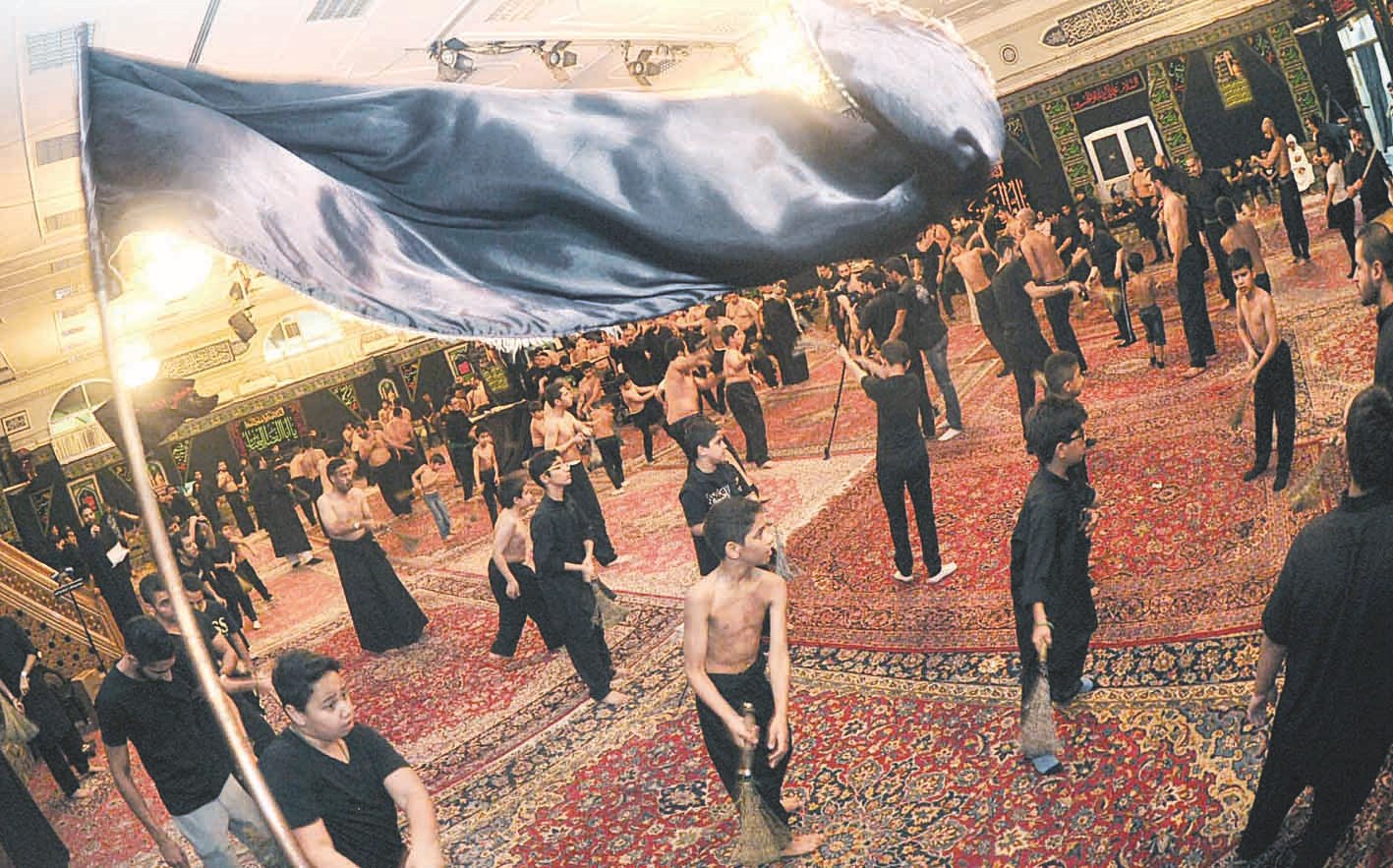 u062du0634u0648u062f u0645u0634u0627u0631u0643u0629 u0641u064a u0625u062du064au0627u0621 u0630u0643u0631u0649 u0639u0627u0634u0648u0631u0627u0621 u0641u064a u0627u0644u062du0633u064au0646u064au0629 u0627u0644u0643u0631u0628u0644u0627u0626u064au0629 (u062au0635u0648u064au0631 u0646u0648u0631 u0647u0646u062fu0627u0648u064a)