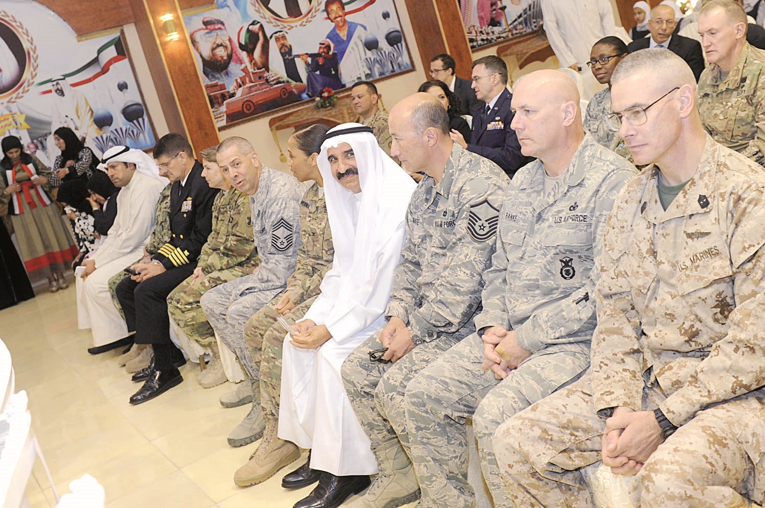 ضباط أميركيون وشخصيات سياسية حضرت الحفل