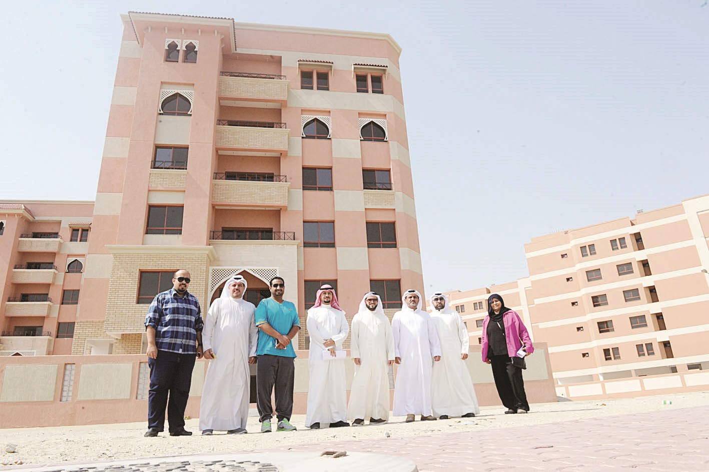 u0627u0644u0645u0634u0627u0631u0643u0648u0646 u0641u064a u0627u0644u062cu0648u0644u0629 u0623u0645u0627u0645 u0627u0644u0645u0634u0631u0648u0639 (u062au0635u0648u064au0631 u0632u0643u0631u064au0627 u0639u0637u064au0629)