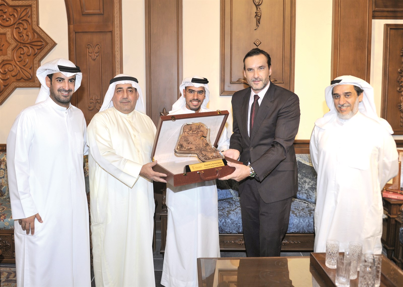 عدنان الجريوي مكرما السفير البلجيكي اندي ديتالي