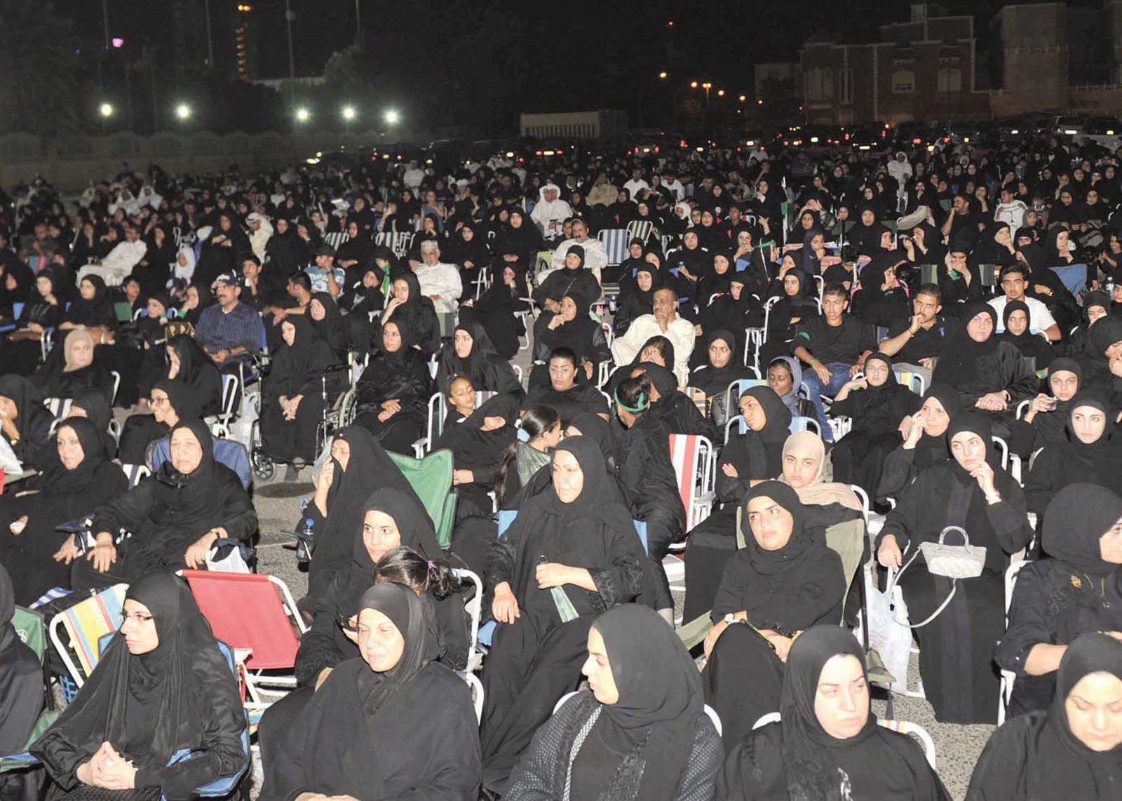 حضور نسائي حاشد