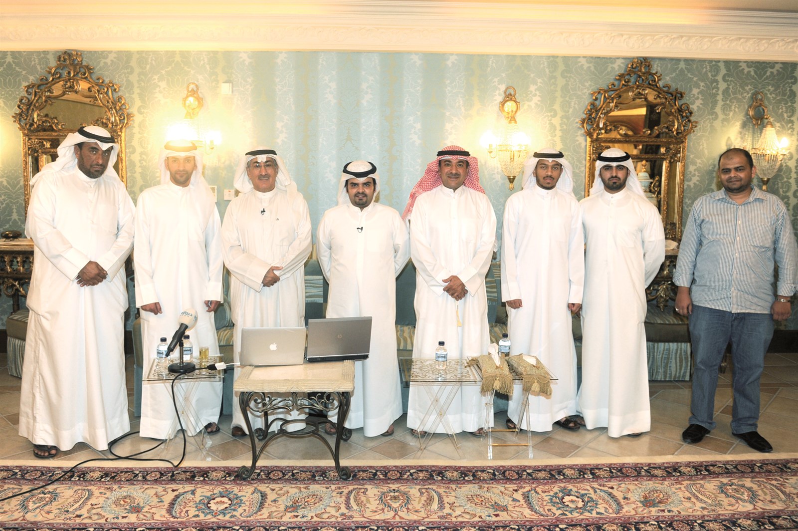 u0631u0645u0636u0627u0646 u0645u062au0648u0633u0637u0627 u0623u0639u0636u0627u0621 u0641u0631u064au0642 u0637u0642u0633 u0627u0644u0643u0648u064au062a u0648u0627u0644u062eu0644u064au062c (u062au0635u0648u064au0631 u0632u0643u0631u064au0627 u0639u0637u064au0629)