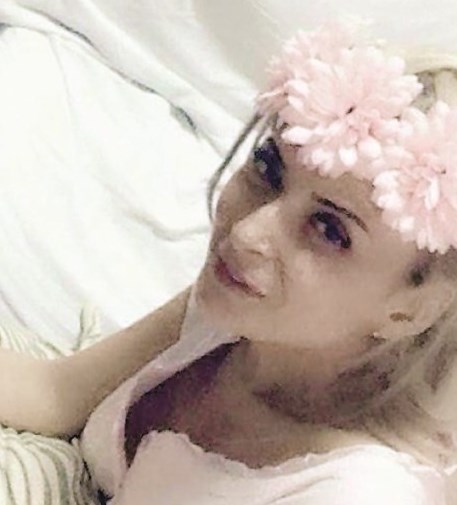 u0635u0648u0631u0629 u0644u0645u0631u0639u0634u0644u064a u0642u0628u0644 3 u0623u064au0627u0645 u0645u0646 u0648u0641u0627u062au0647u0627