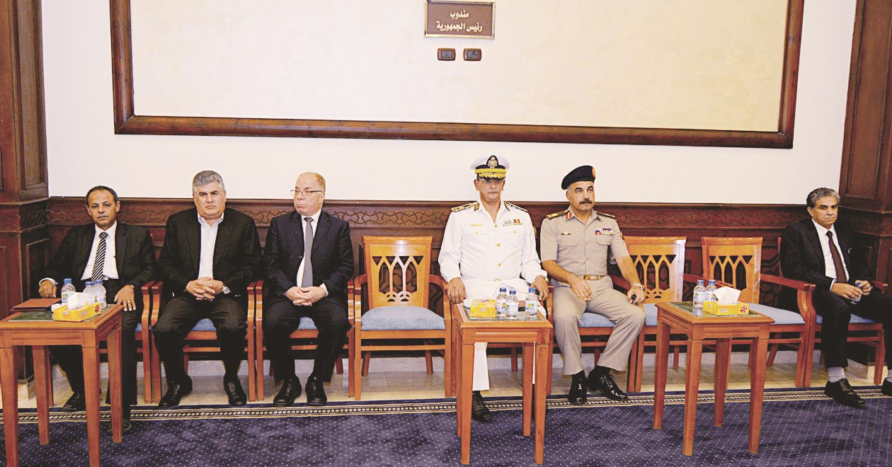 مندوبان عن القوات المسلحة والشرطة وعبدالحكيم عبدالناصر شاركوا في العزاء