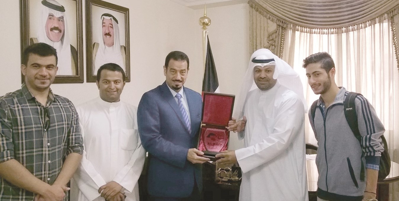 u0627u0644u0633u0641u064au0631 u0627u0644u062fu0639u064au062c u064au062au0644u0642u0649 u0645u0646 u0627u0644u0648u0641u062f u062fu0631u0639u0627u064b u062au0630u0643u0627u0631u064au0629