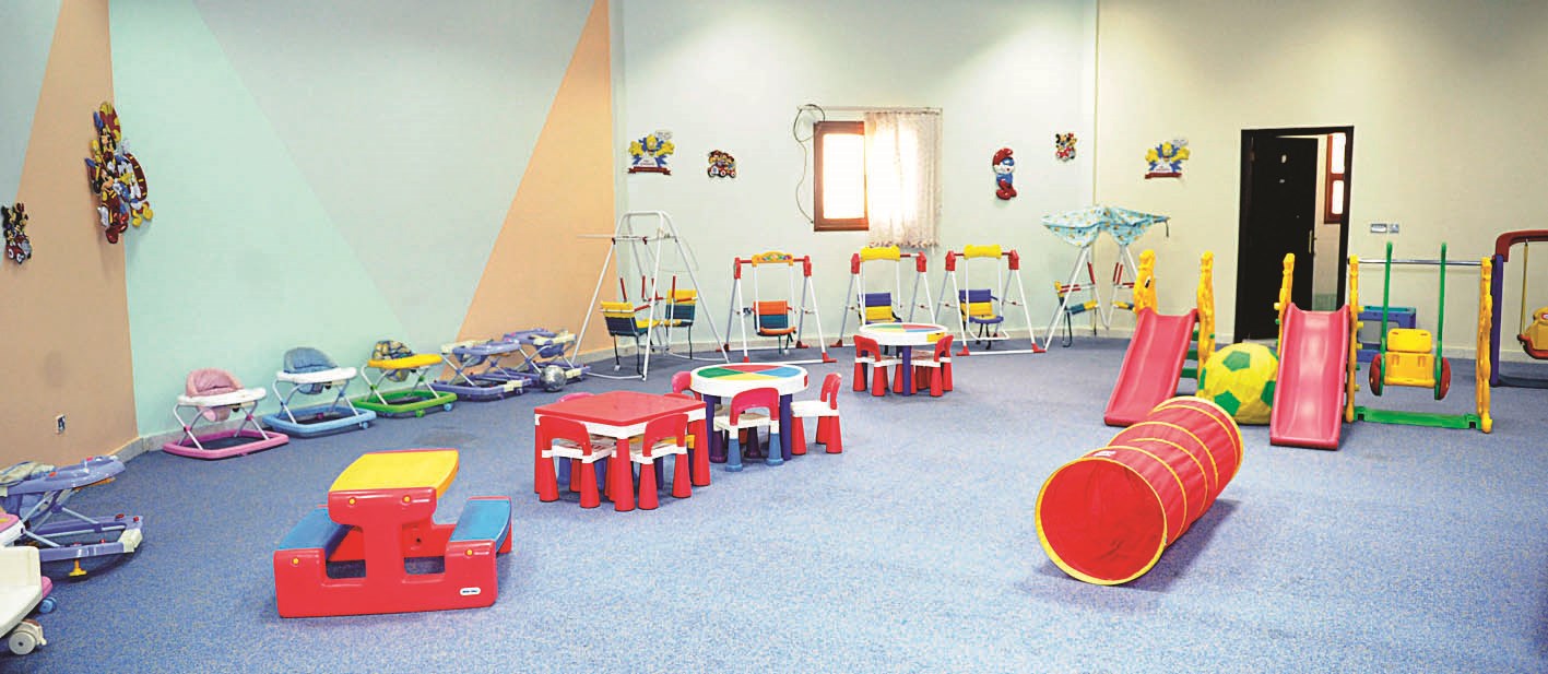حضانة الأطفال مجهزة بالألعاب