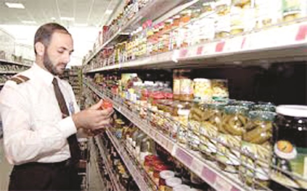 من يحرص على مراجعة نسب المواد المضافة ؟!