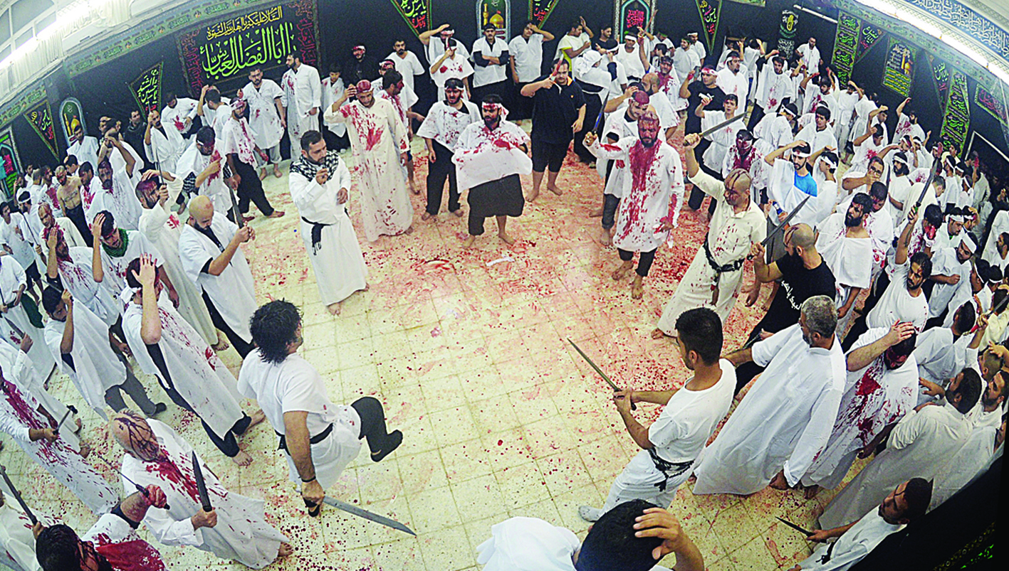 الآلاف أحيوا العاشر من محرم في الكويت ... والخالد أشاد بتعاون أصحاب الحسينيات