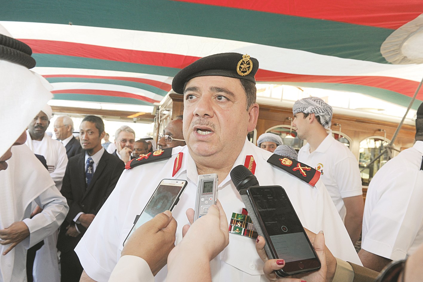 الكندري مصرحا