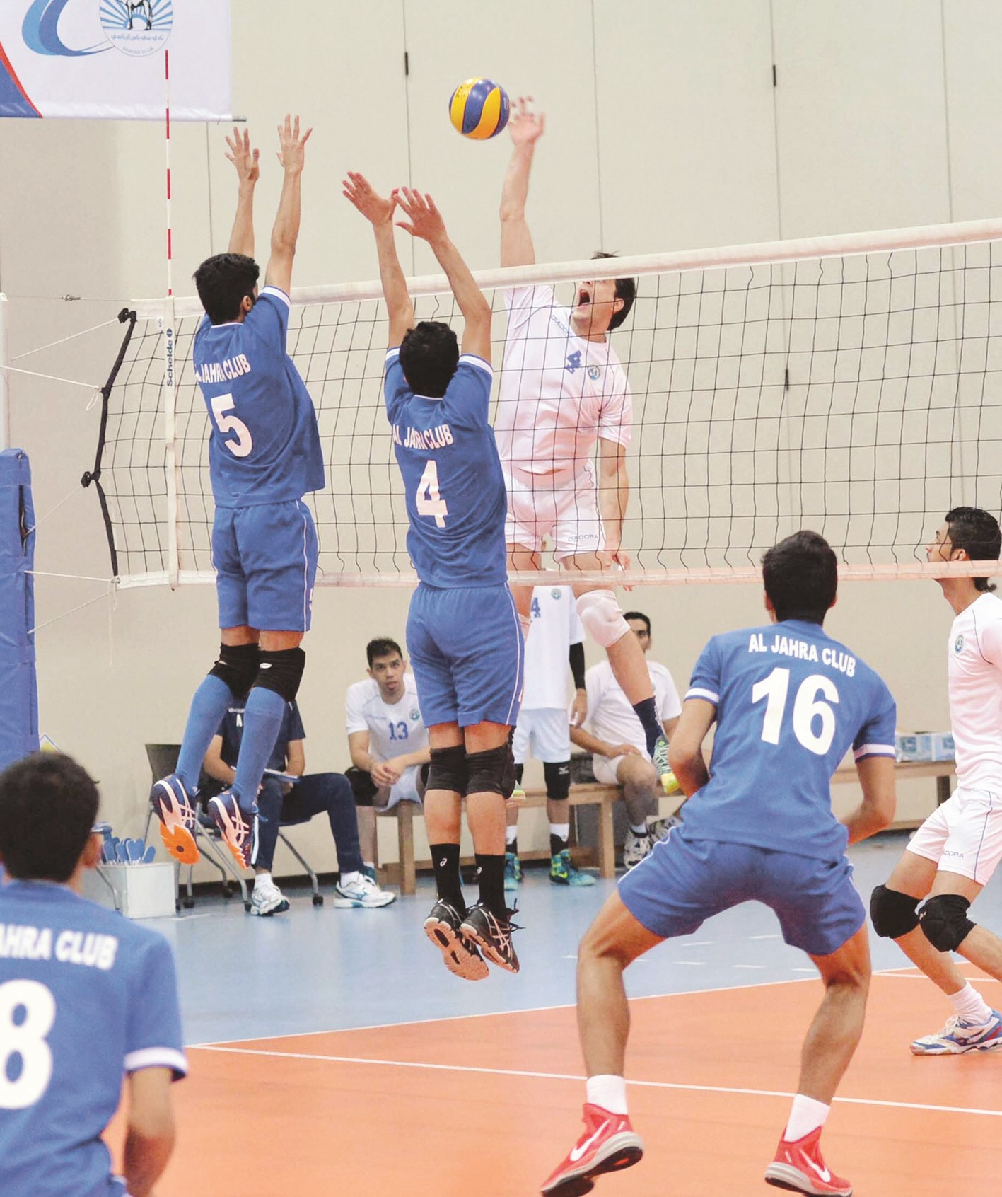 u062du0627u0626u0637 u0635u062f u0644u0644u062cu0647u0631u0627u0621 u0628u0645u0648u0627u062cu0647u0629 u0636u0631u0628u0629 u0633u0627u062du0642u0629 u0644u0644u0628u0633u064au062au064au0646