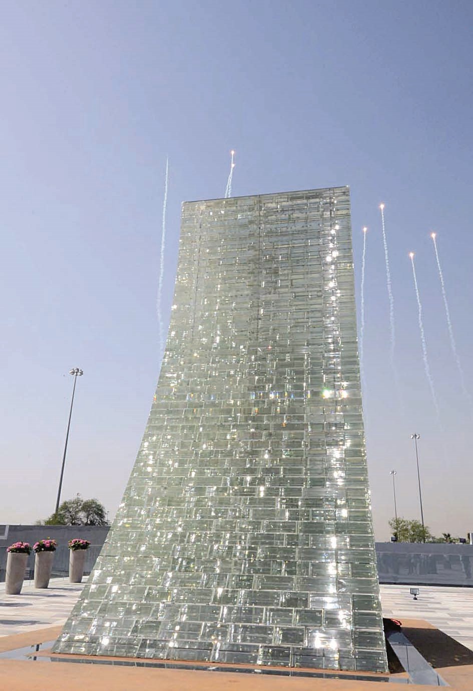 مجسم الشهيد في الحديقةمن معالم الحديقة الرائعة