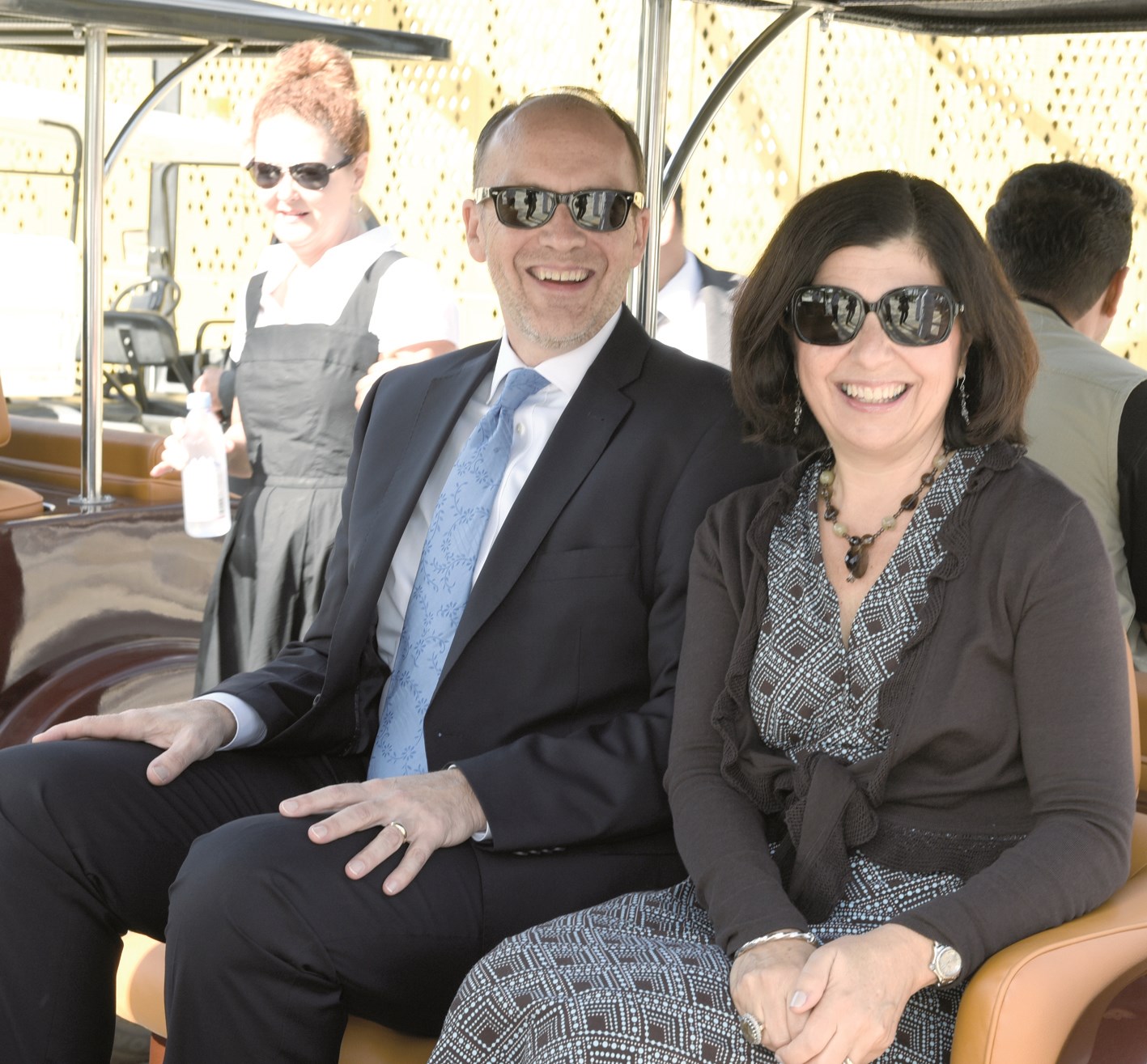 سيليمان وحرمه خلال الجولة