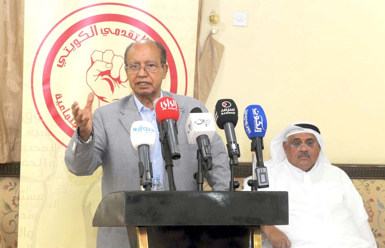 u0627u0644u0646u064au0628u0627u0631u064a u0645u062au062du062fu062bu0627u064b u0648u0627u0644u062fu064au064au0646 u0645u0633u062au0645u0639u0627u064bu064b