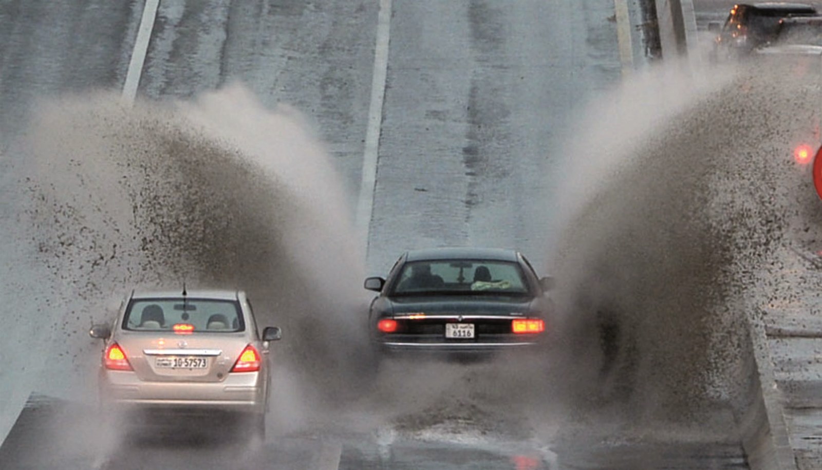 اختراق لـ"موجة" مياه (تصوير اسعد عبدالله)