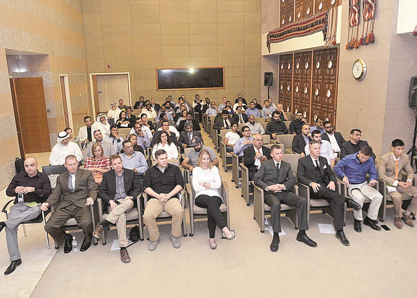 ممثلو الشركات المحلية