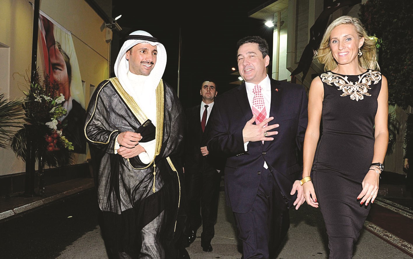 الغانم والسفير التركي وعقيلته