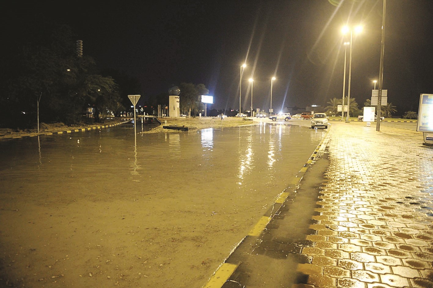 شوارع الجهراء... غرقت (تصوير نايف العقلة)