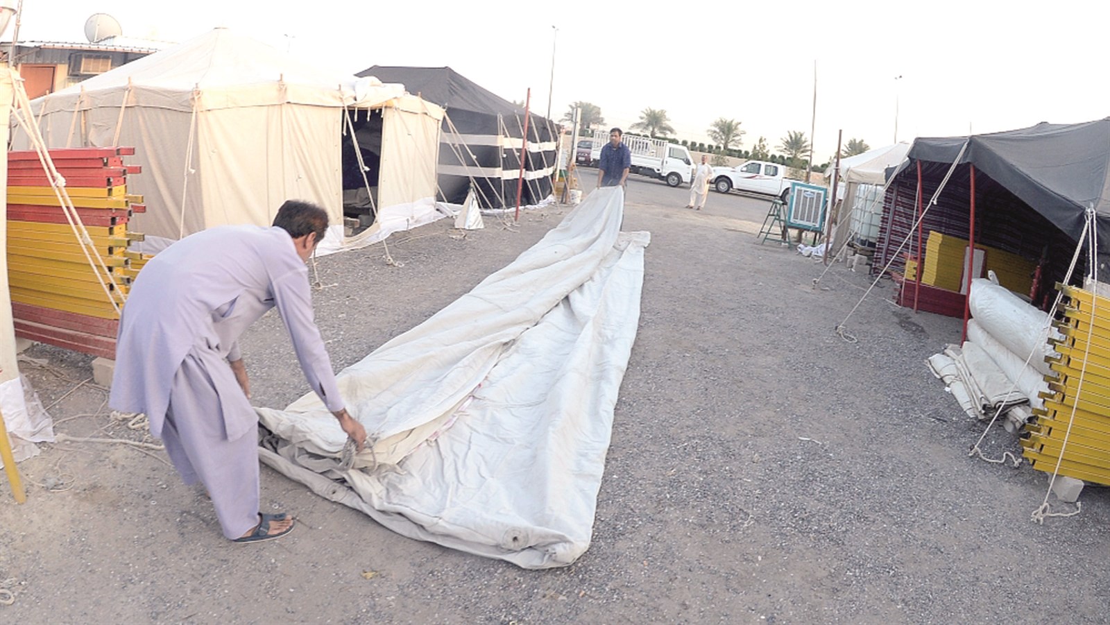 تجهيز الخيمة للتسليم