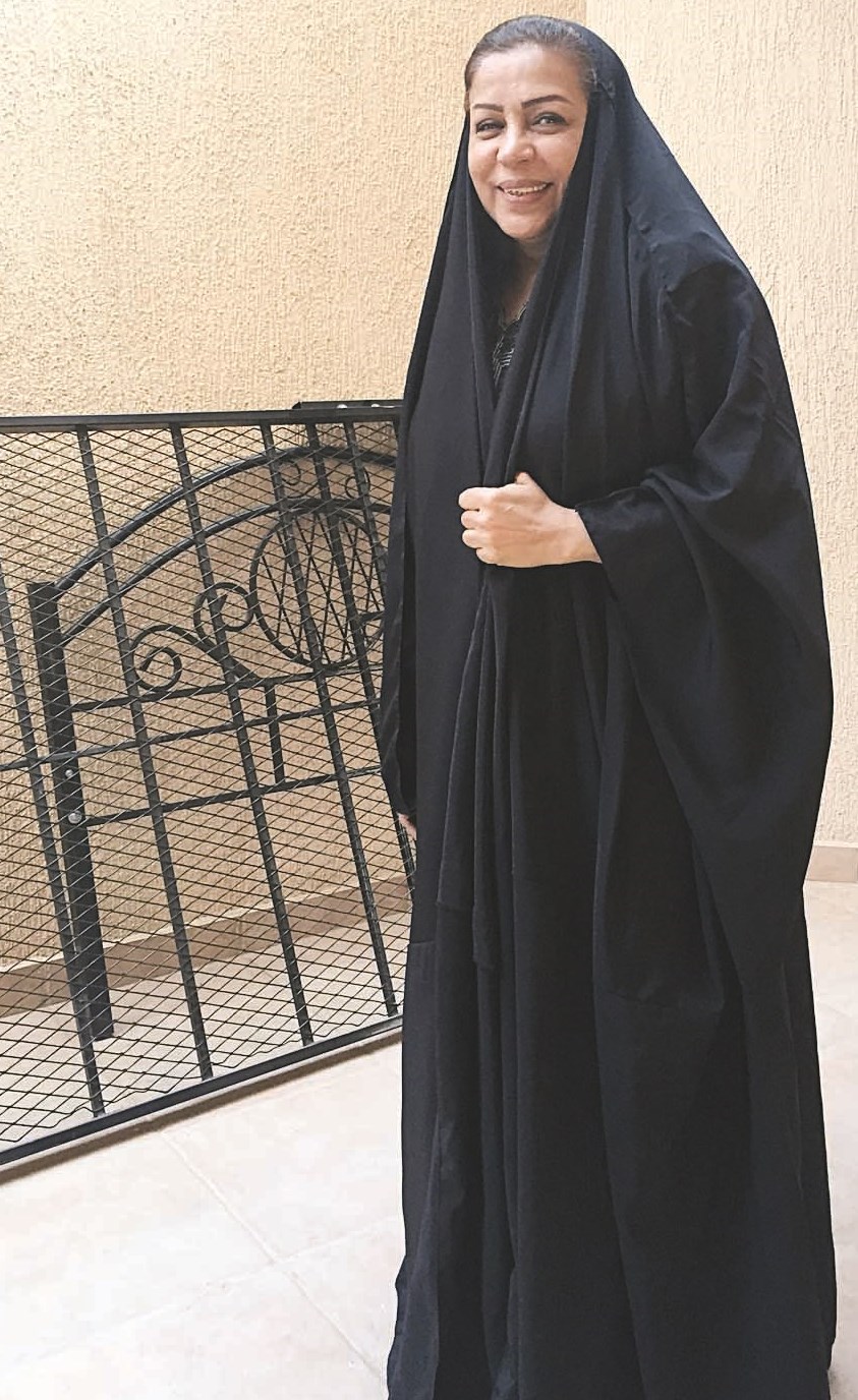 فخرية خميس في موقع تصوير «حريم بو سلطان»