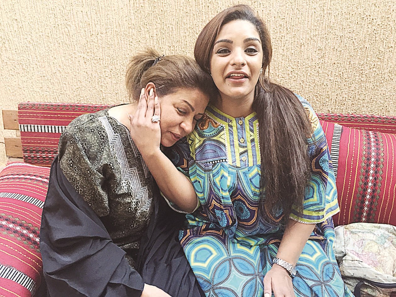 فخرية خميس مع مرام... ومشهد تمثيلي لـ «الراي»