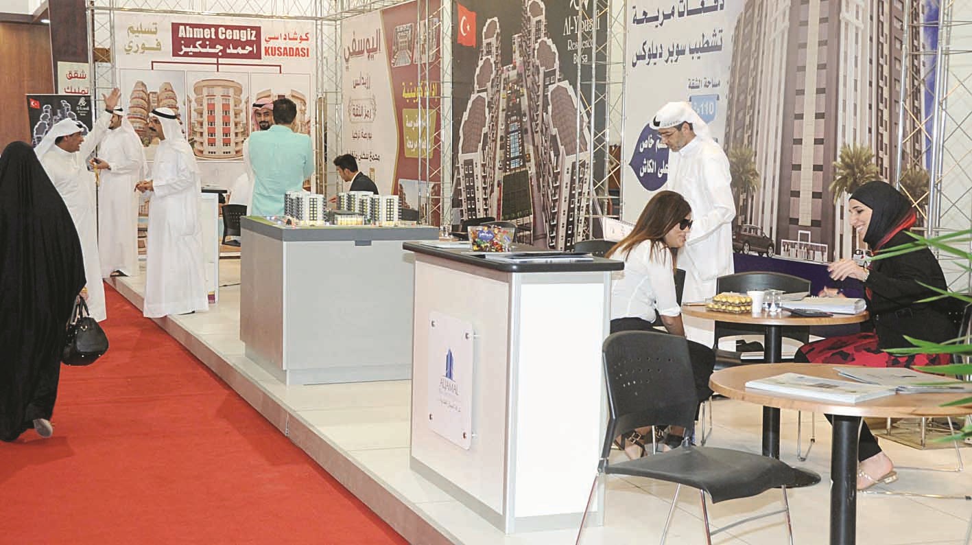 الرد على استفسارات العملاء