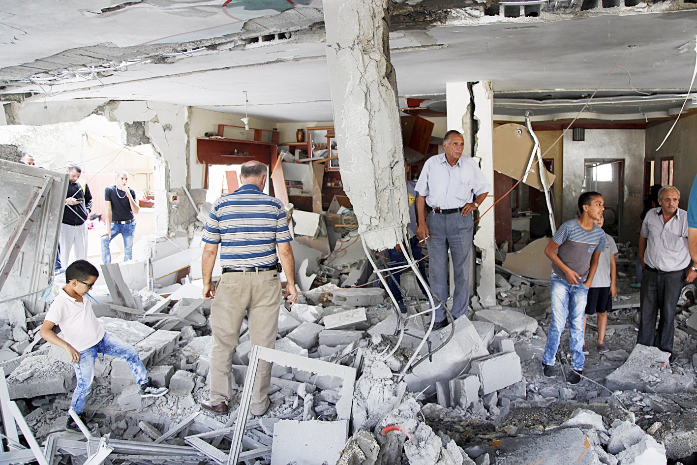 u0641u0644u0633u0637u064au0646u064au0648u0646 u0641u064a u0645u0646u0632u0644 u062fu0645u0631u0647 u0627u0644u062cu064au0634 u0627u0644u0625u0633u0631u0627u0626u064au0644u064a u0641u064a u0627u0644u0642u062fu0633 u0627u0644u0634u0631u0642u064au0629 ( u0627 u0628)