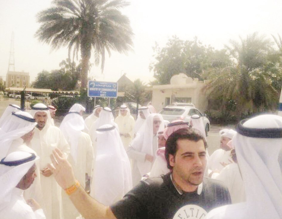 u0645u0639u062au0635u0645 u064au062au062du062fu062b u0644u0640u00abu0627u0644u0631u0627u064au00bb (u062au0635u0648u064au0631 u062cu0644u0627u0644 u0645u0639u0648u0636)