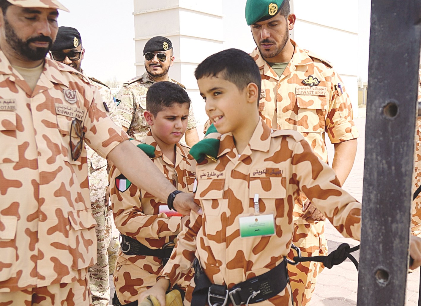 طارق علي مرتدياً بزة المغاوير