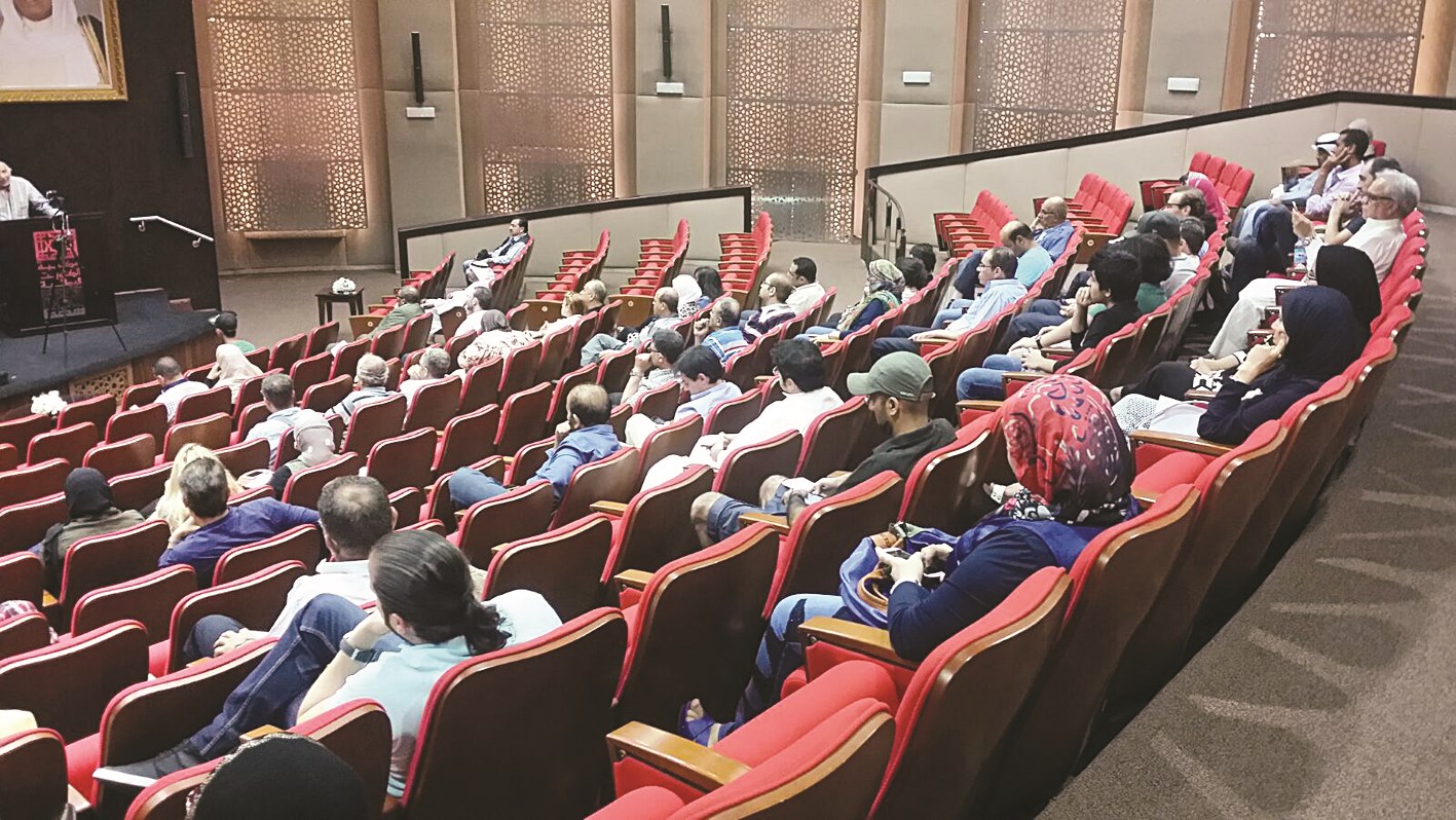 جانب من الحضور في مكتبة الكويت الوطنية