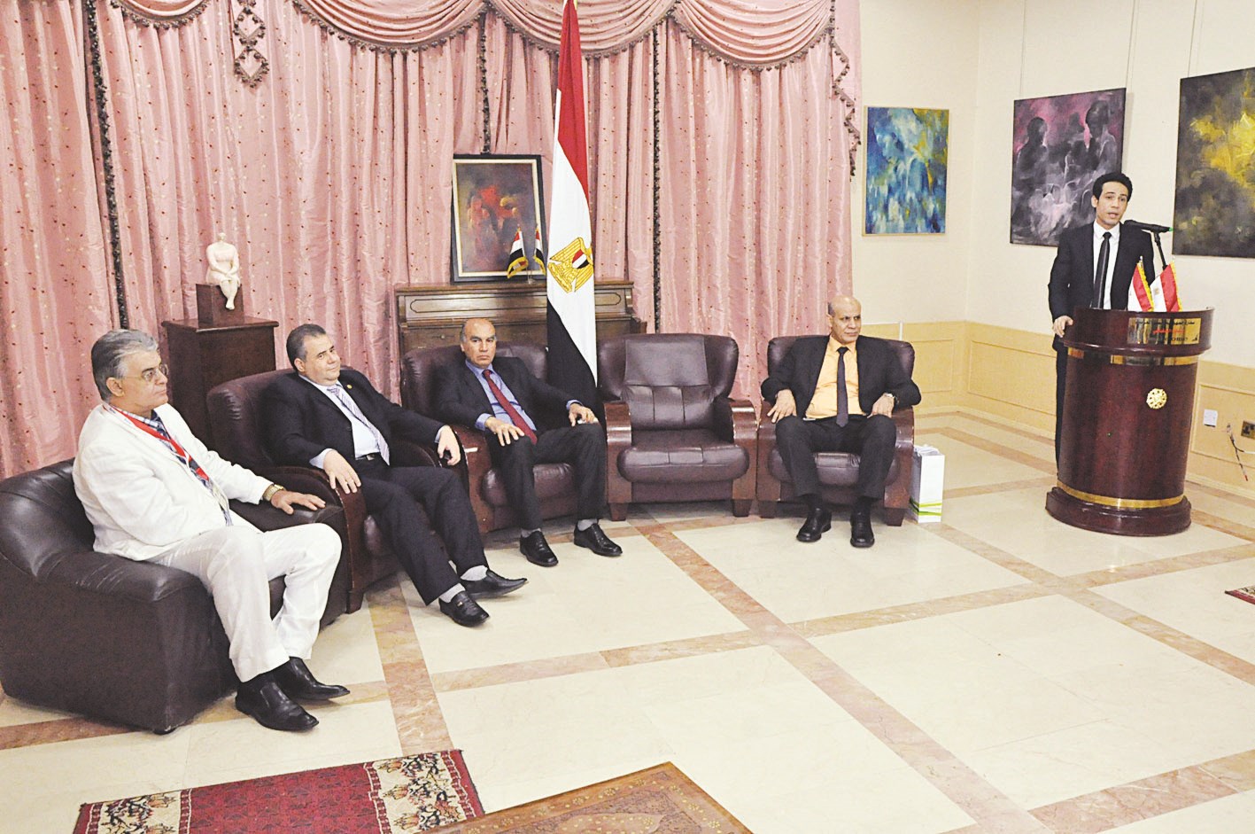 u062cu0627u0646u0628 u0645u0646 u0627u0644u0645u0624u062au0645u0631 u0627u0644u0635u062du0627u0641u064a (u062au0635u0648u064au0631 u0623u0633u0639u062f u0639u0628u062fu0627u0644u0644u0647)