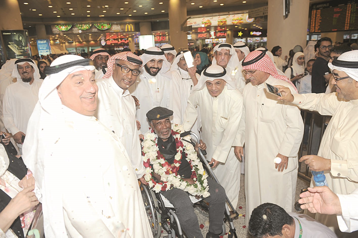 الفارس والذاير في مقدمة المستقبلين (تصوير جلال معوض)