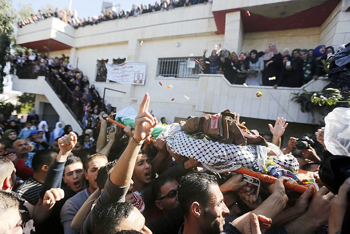 u0645u0634u064au0639u0648u0646 u064au062du0645u0644u0648u0646 u062cu062bu0645u0627u0646 u0627u0644u0641u0644u0633u0637u064au0646u064a u0631u0627u0626u062f u062cu0631u0627u062fu0627u062a u0627u0644u0630u064a u0642u062au0644 u0628u0631u0635u0627u0635 u0627u0633u0631u0627u0626u064au0644u064a u0642u0631u0628 u0627u0644u062eu0644u064au0644 ( u0627 u0628)