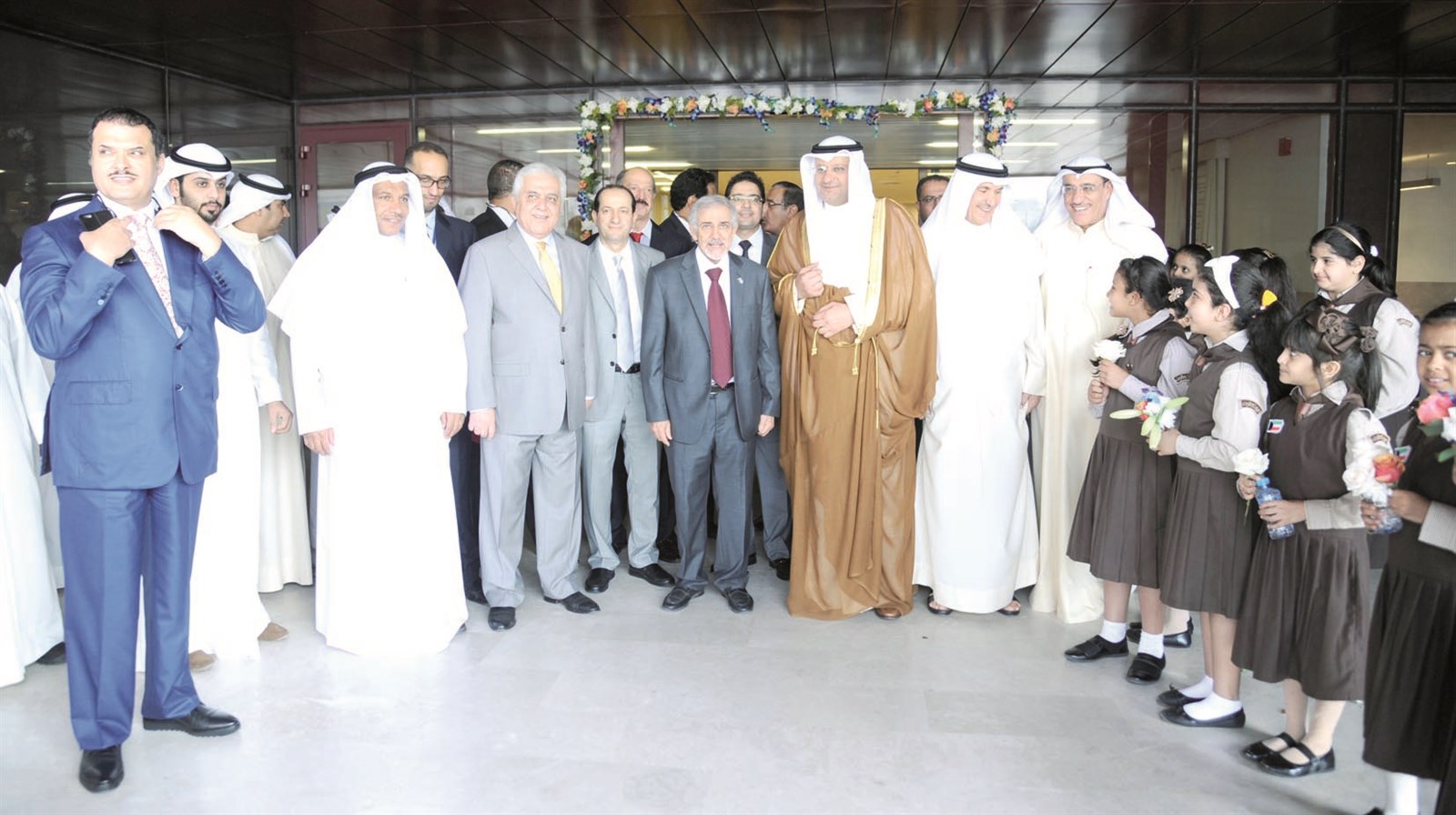 الوزير ومسؤولو الوزارة مع المتبرعين والضيوف