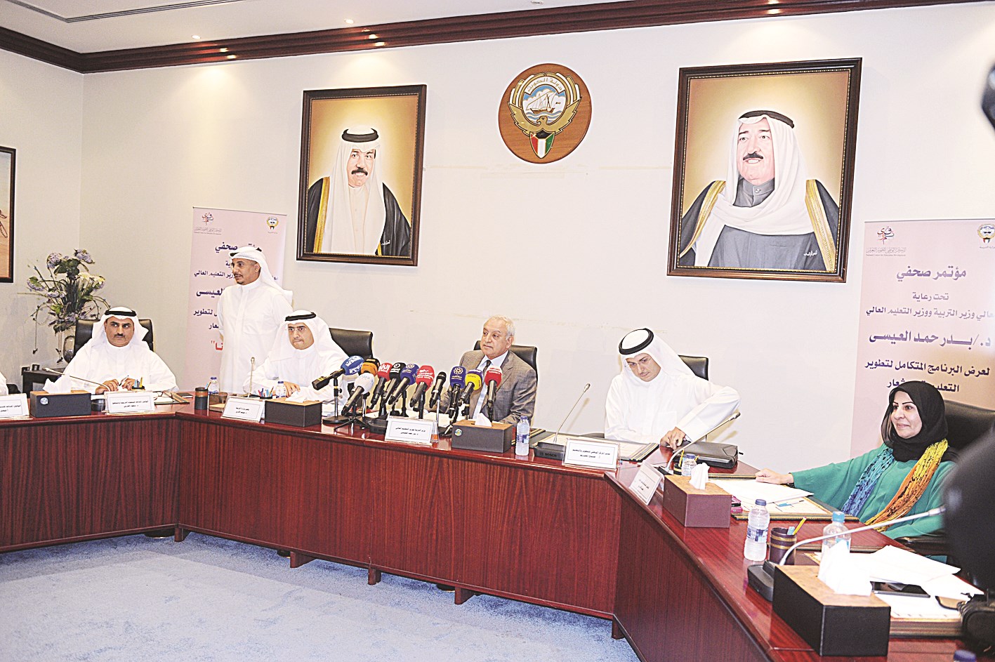 u0627u0644u0639u064au0633u0649 u0645u062au0648u0633u0637u0627 u0648u0643u0644u0627u0621 u0627u0644u0648u0632u0627u0631u0629 u0641u064a u0627u0644u0645u0624u062au0645u0631 u0627u0644u0635u062du0627u0641u064a (u062au0635u0648u064au0631 u0632u0643u0631u064au0627 u0639u0637u064au0629)