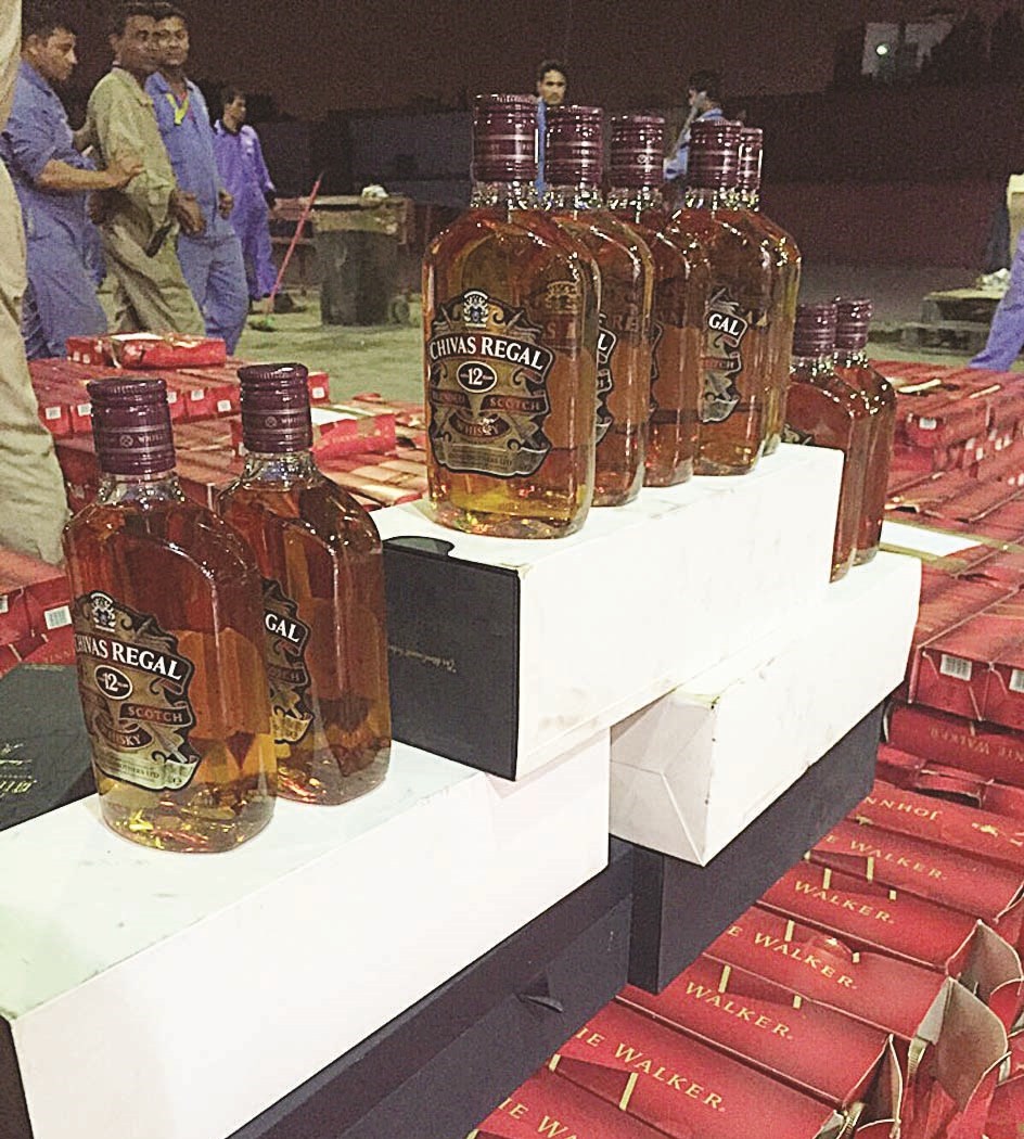 عينات من الخمور المضبوطة