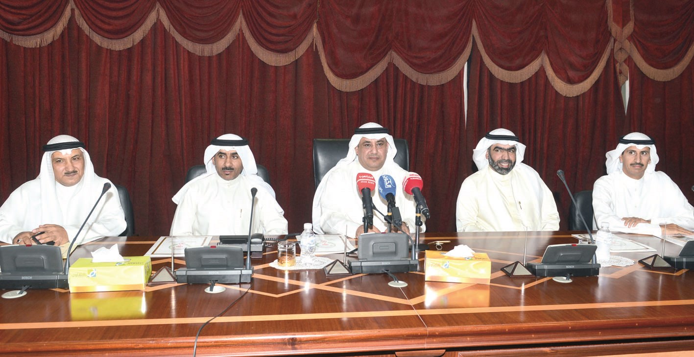 u062cu0627u0646u0628 u0645u0646 u0627u062cu062au0645u0627u0639 u0627u0644u0645u0637u064au0631u064a u0648u0631u0624u0633u0627u0621 u0627u0644u062cu0645u0639u064au0627u062a (u062au0635u0648u064au0631 u0645u0648u0633u0649 u0639u064au0627u0634)