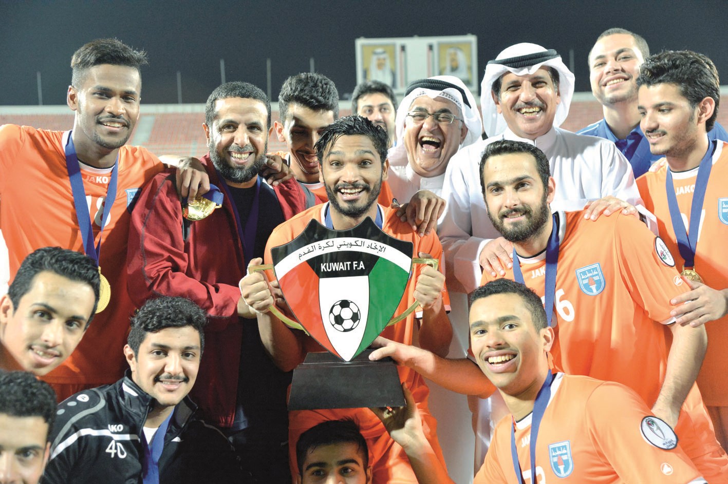 u0627u0644u0628u0646u0648u0627u0646 u0648u0628u0648u0633u0643u0646u062fu0631 u064au062au0648u0633u0637u0627u0646 u0627u0644u0644u0627u0639u0628u064au0646      (u0627u0644u0623u0632u0631u0642 u062fu0648u062a u0643u0648u0645)