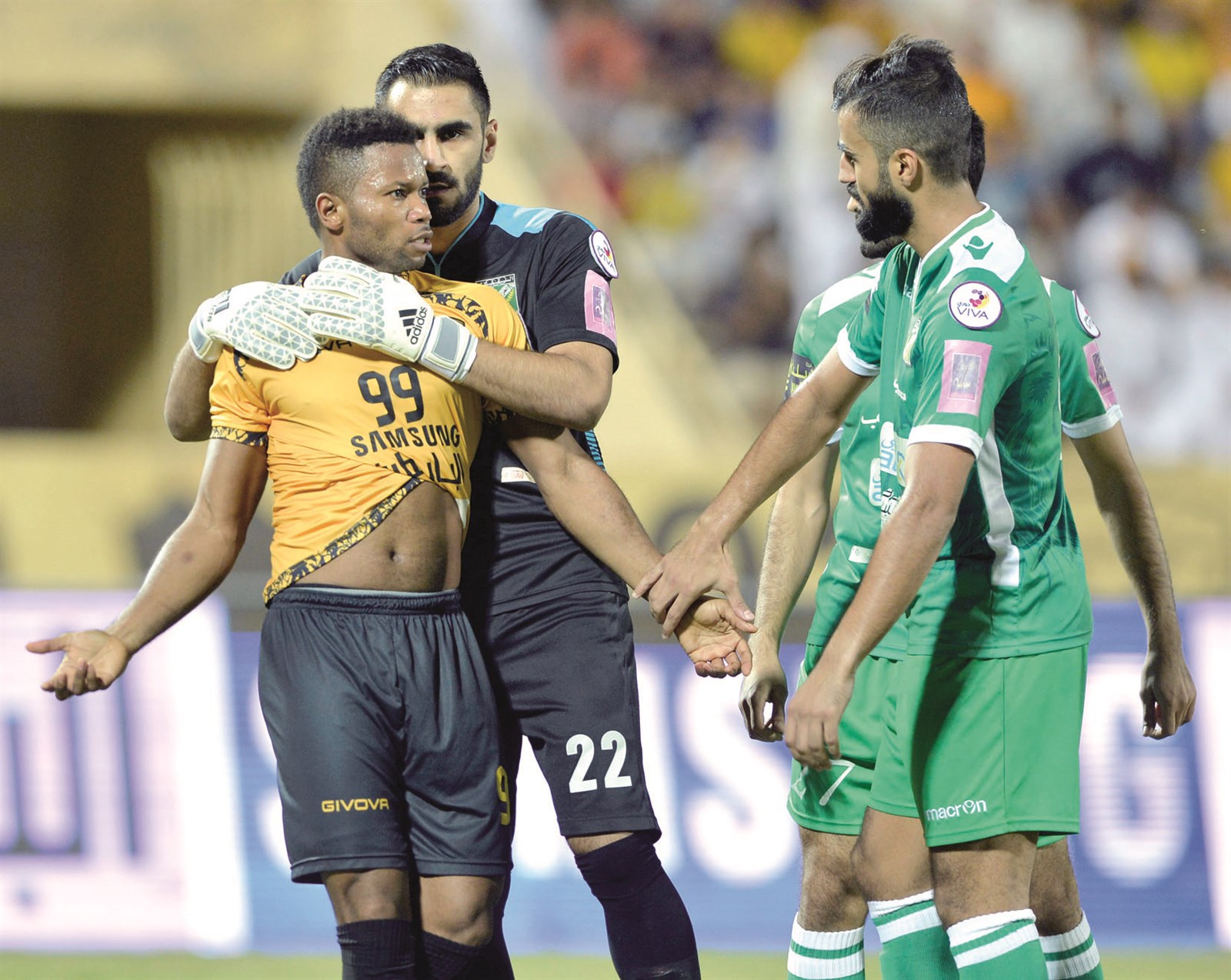 u0633u0644u064au0645u0627u0646 u0639u0628u062fu0627u0644u063au0641u0648u0631 u064au0647u062fu0651u0626 u0627u0644u0623u062cu0648u0627u0621 u062eu0644u0627u0644 u0627u0644u0640 &quot;u062fu0631u0628u064a&quot;     (u0627u0644u0623u0632u0631u0642 u062fu0648u062a u0643u0648u0645)