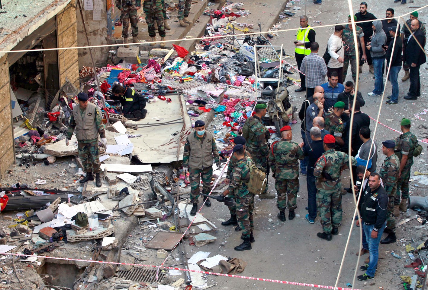 u0631u062cu0627u0644 u0623u0645u0646 u0641u064a u0645u0648u0642u0639 u0627u0644u062au0641u062cu064au0631 u0641u064a u0628u0631u062c u0627u0644u0628u0631u0627u062cu0646u0629 (u0623 u0628)