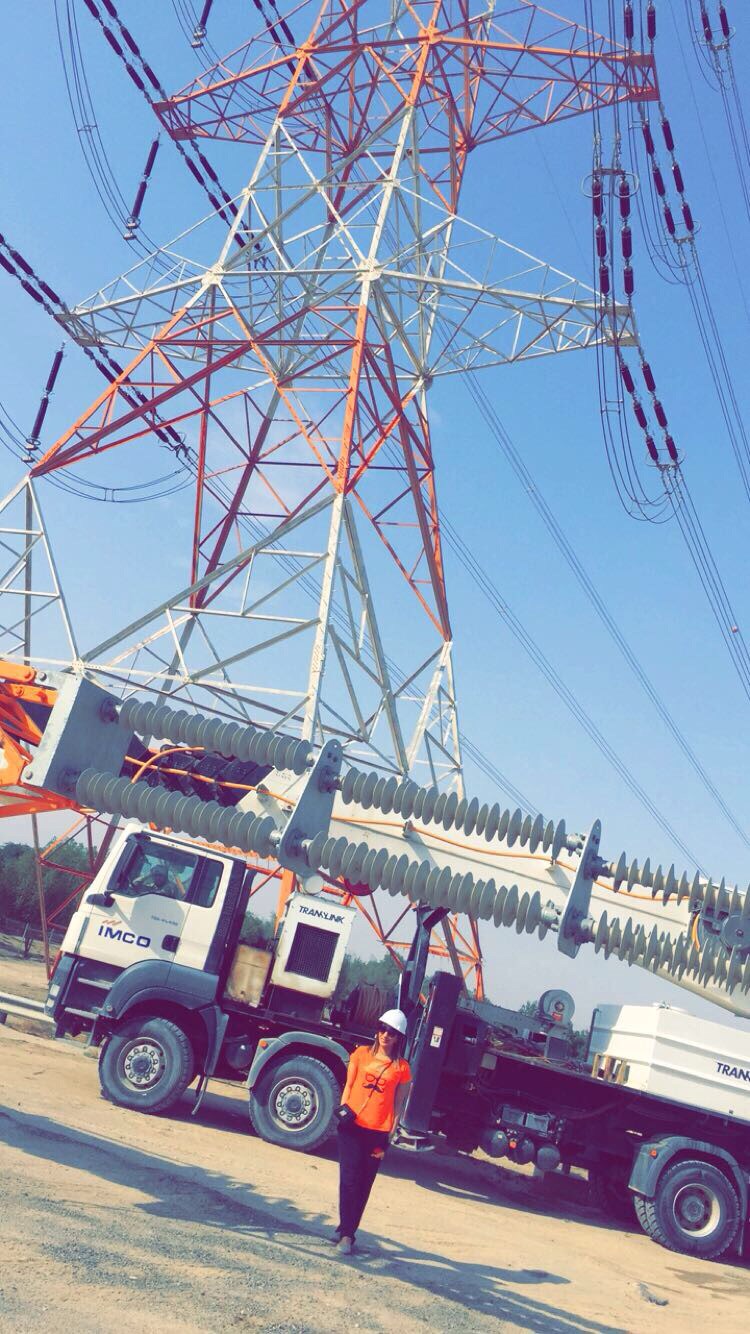 العجيمان في أحد مواقع العمل