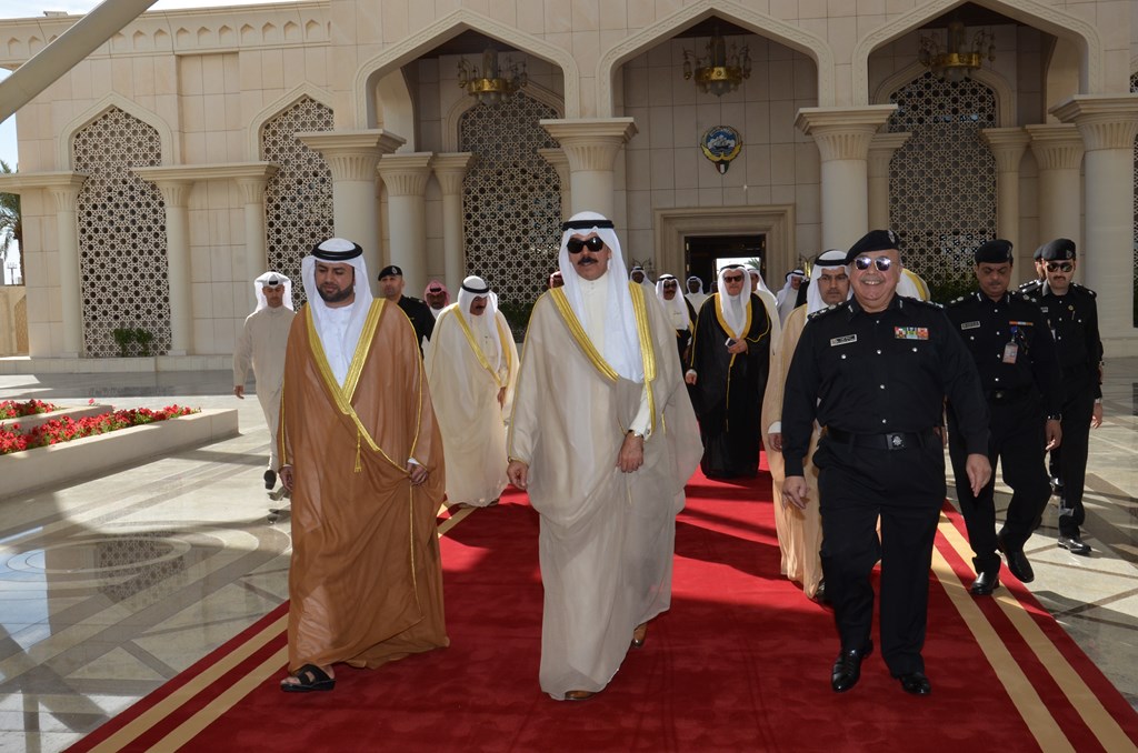 الخالد مغادراً إلى أبوظبي