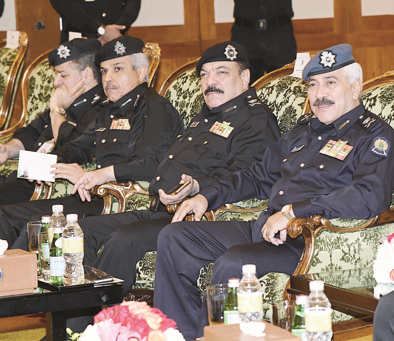 الدوسري والعلي والجراح والصايغ يتابعون فقرات الاحتفالية (تصوير كرم ذياب)