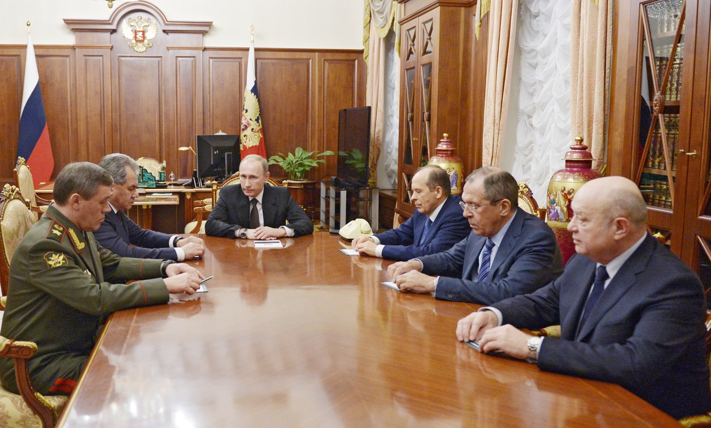 u0628u0648u062au064au0646 u0645u062cu062au0645u0639u0627u064b u0645u0639 u0643u0628u0627u0631 u0645u0633u0624u0648u0644u064a u0627u0644u0623u0645u0646 u0648u0627u0644u0627u0633u062au062eu0628u0627u0631u0627u062a u0641u064a u0627u0644u0643u0631u0645u0644u064au0646 u0644u0645u0646u0627u0642u0634u0629 u062au0642u0631u064au0631 u0639u0646 u062au062du0637u0645 u0627u0644u0637u0627u0626u0631u0629 u0627u0644u0631u0648u0633u064au0629 u0641u064a u0633u064au0646u0627u0621 ( u0627 u0628)