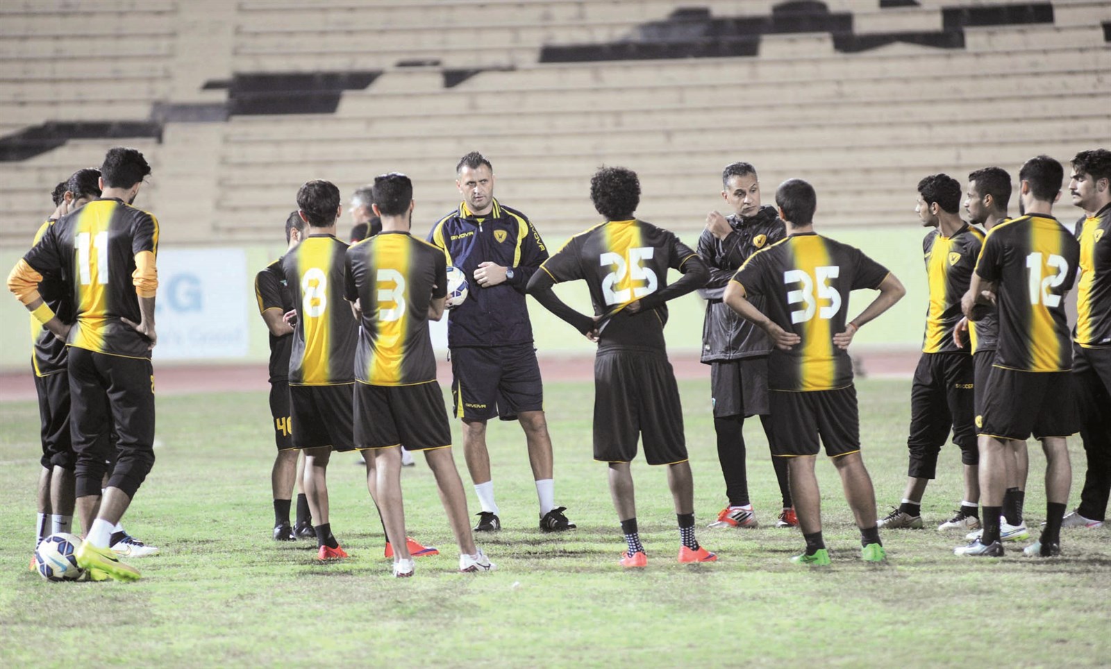 u0633u062au0627u0631u0643u064au0641u064au062au0634 u0645u0648u062cu0647u0627u064b u0623u0648u0644 u0643u0644u0645u0629 u0625u0644u0649 u0627u0644u0644u0627u0639u0628u064au0646 u0641u064a u0623u0648u0644 u062au062fu0631u064au0628 u0644u0647b (u062au0635u0648u064au0631 u0643u0631u0645 u0630u064au0627u0628)